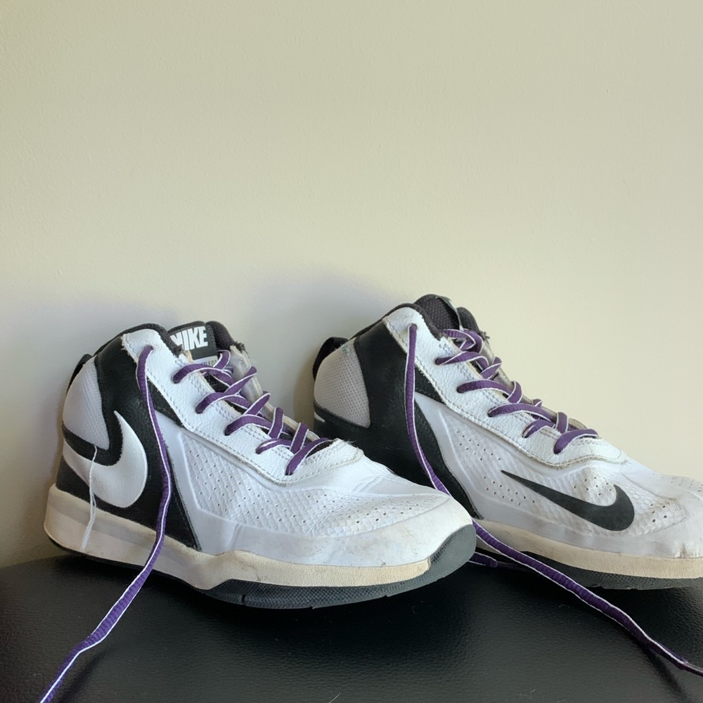 White Nike high tops
